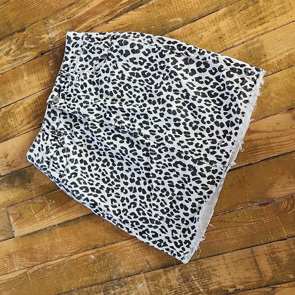 & Denim leopard print, white and blackJean mini skirt size 4